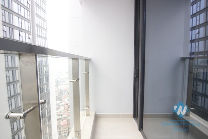 Four bedroom apartment for rent in Vinhome Metropolis, Ha Noi